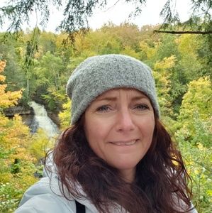 Meet your Posher, Melissa